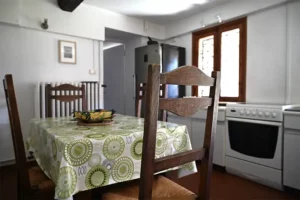 vue de la cuisine du gîte le Cerf