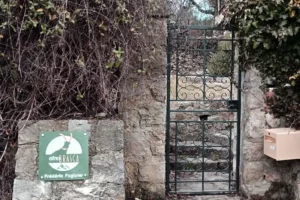 vue de l'entrée du Gîte de la Brasca